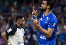 Fabrício Bruno comemora o gol da vitória do Cruzeiro sobre o Remo