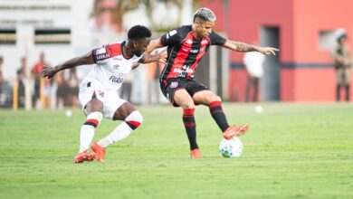 Erick em ação no empate entre Vitória e Athletico-PR, no Barradão
