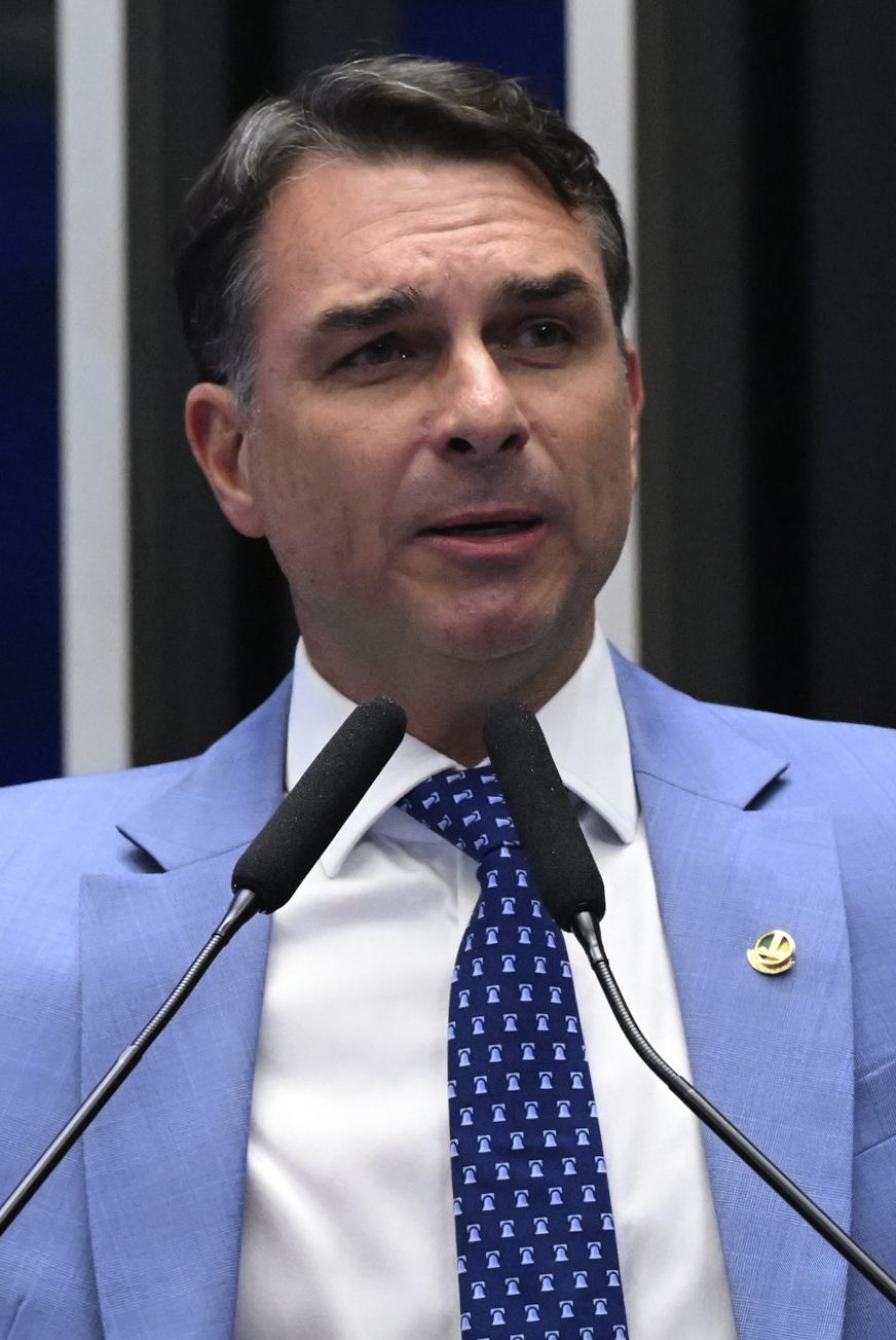 Flávio Bolsonaro na tribuna do Senado em setembro de 2026